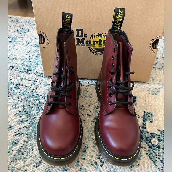 Doc Martens - Picture 2 of 7